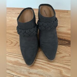 Target Universal Thread braided bootie